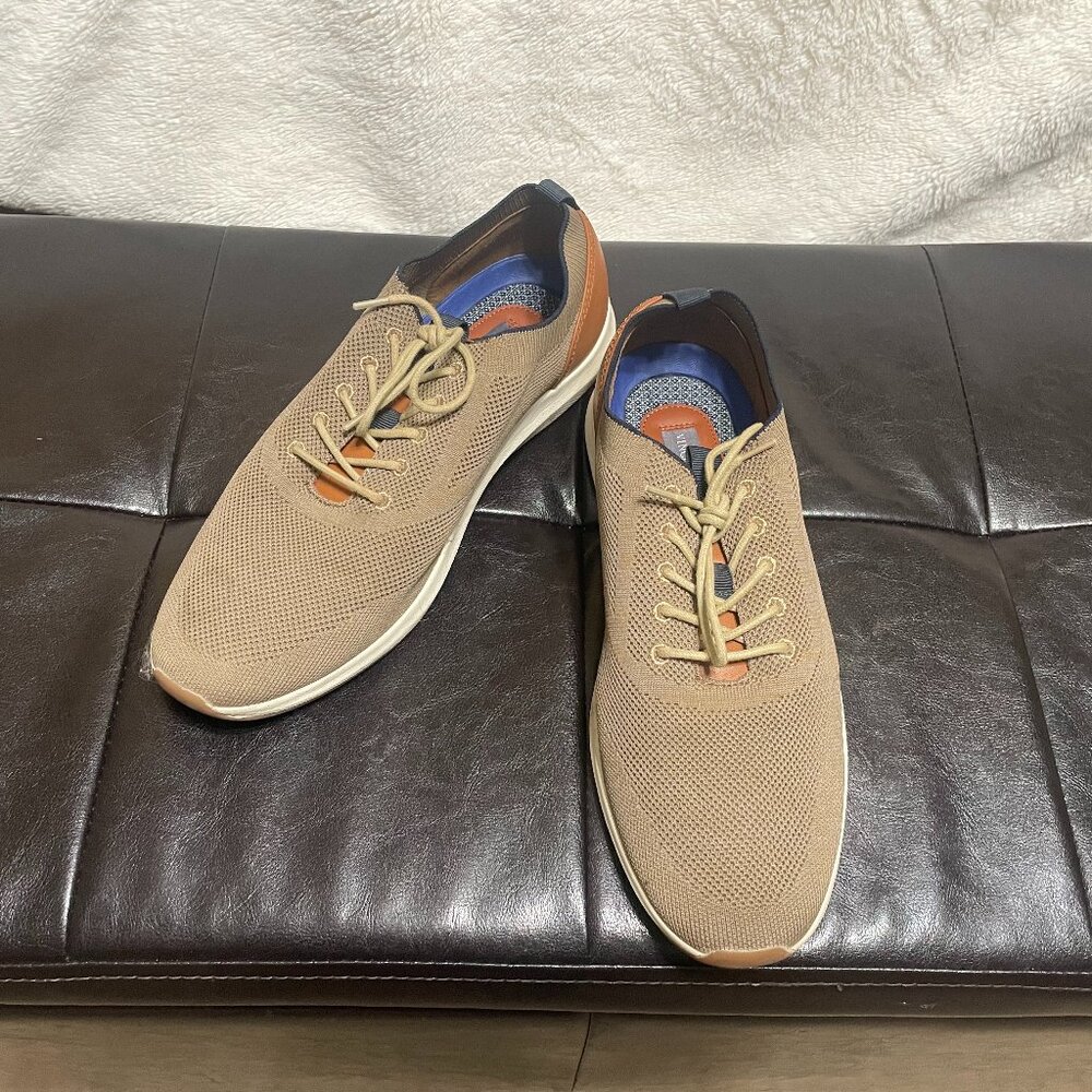 Vince Camuto-Edelgard Jogger Sneaker - Size 11